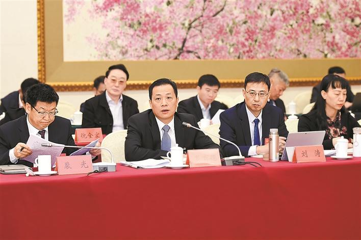 在深省人大代表建议，莲塘口岸应实施24小时通关